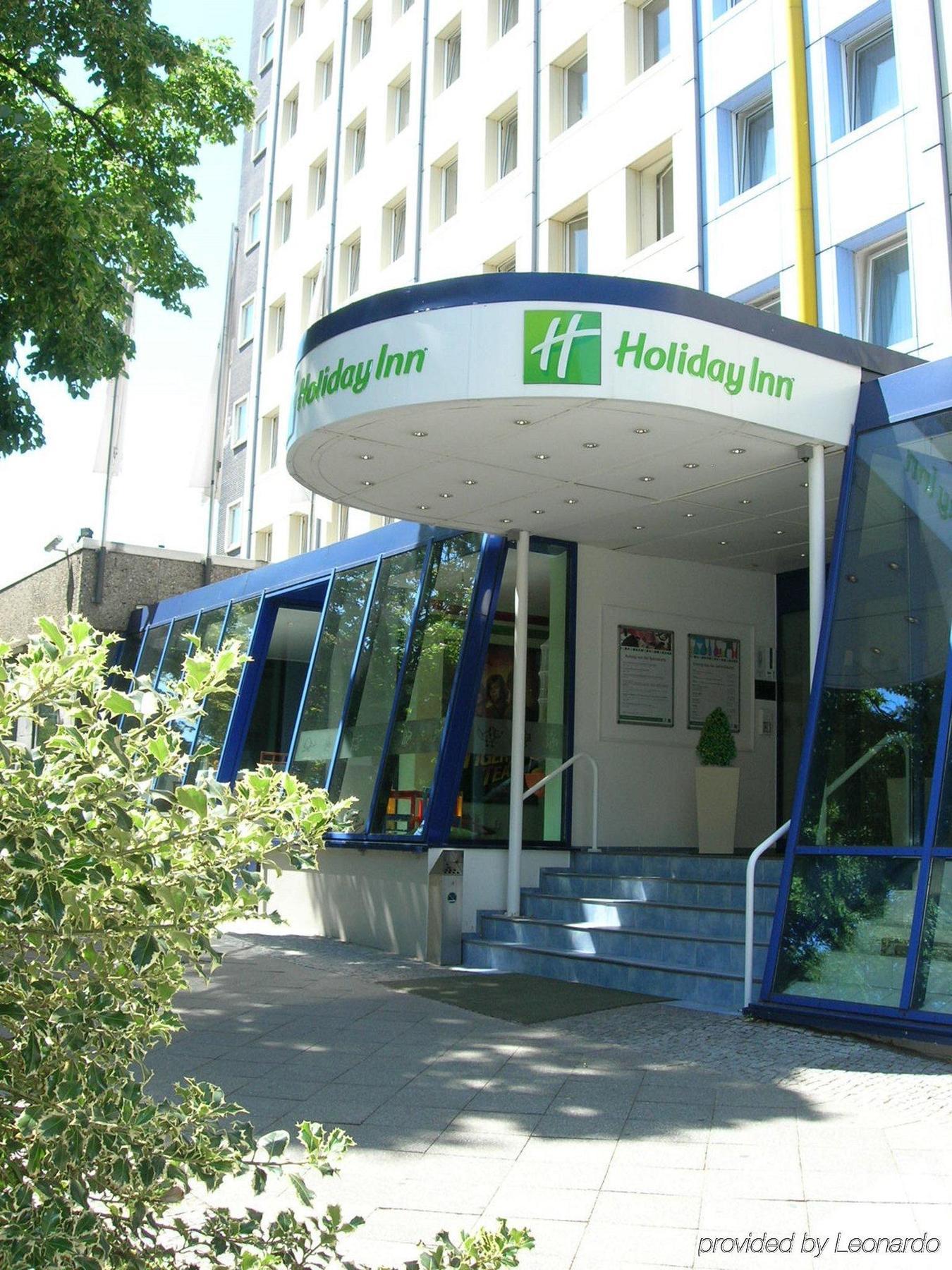 Moxy Berlin Humboldthain Park Exteriör bild