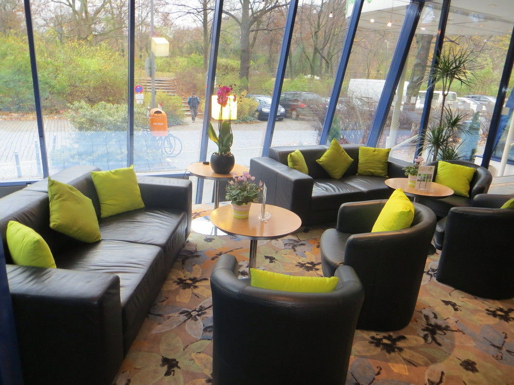 Moxy Berlin Humboldthain Park Exteriör bild